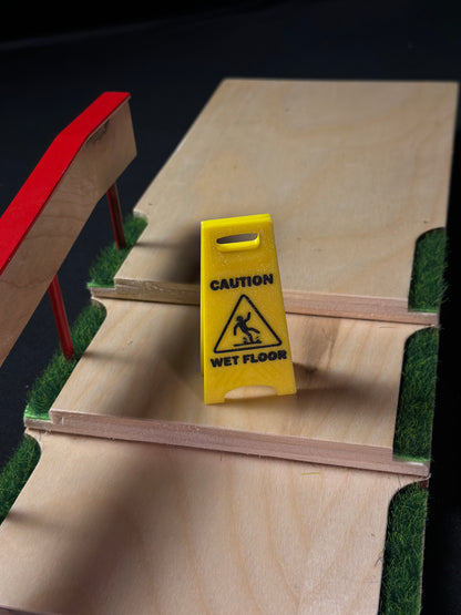 ZEG Mini "Slippery" Signs